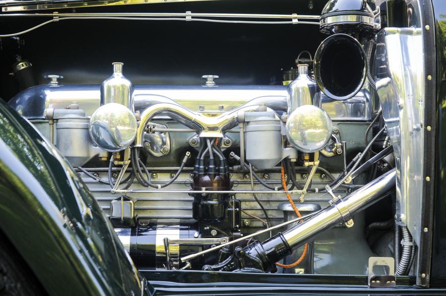 Моторный отсек Duesenberg A977/1373 Sport Phaeton by Fleetwood 1923 года  (фото 9 из 32)